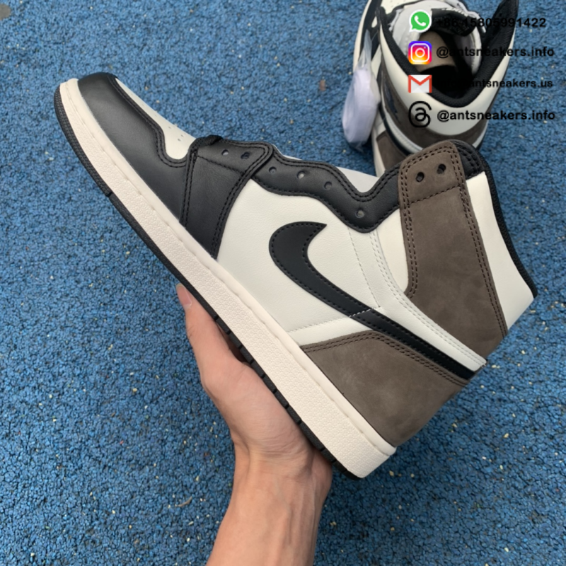 Air Jordan 1 Retro High OG 'Dark Mocha' 555088-105