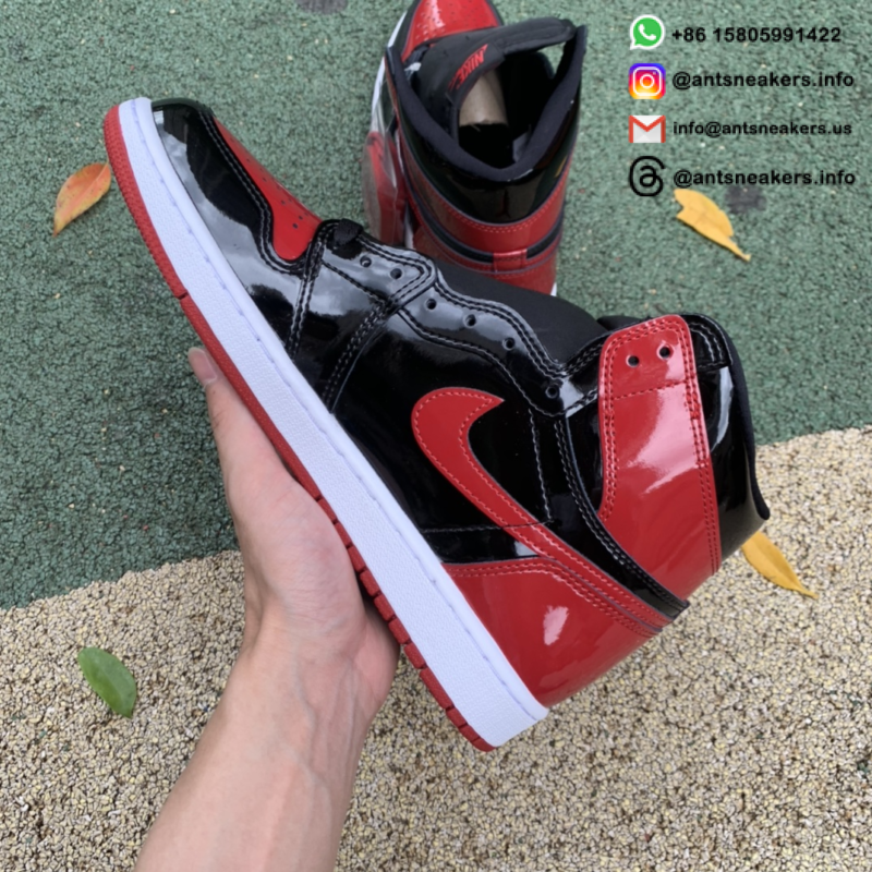 Air Jordan 1 Retro High OG 'Patent Bred' 555088-063