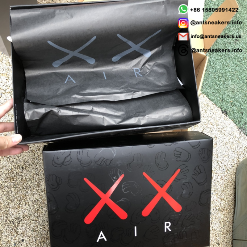 KAWS x Air Jordan 4 Retro 'Black' 930155-001