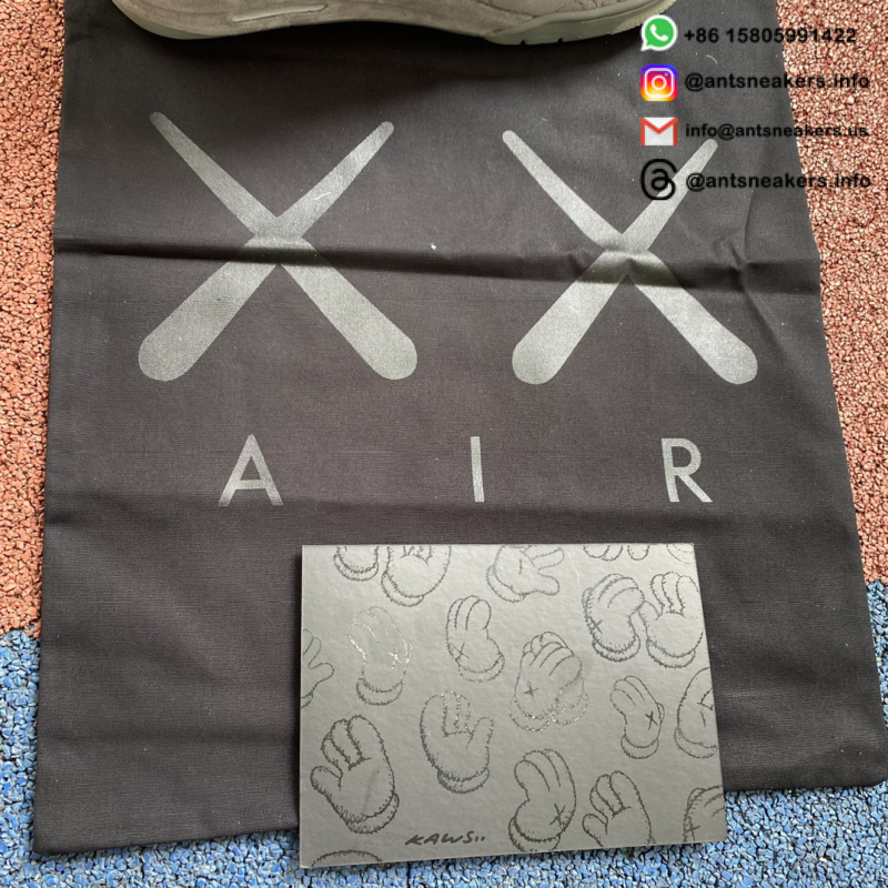 KAWS x Air Jordan 4 Retro 'Cool Grey' 930155-003