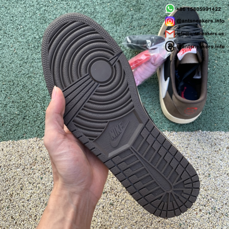 Travis Scott x Air Jordan 1 Low 'Mocha' CQ4277-001