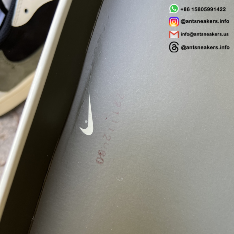 Travis Scott x Wmns Air Jordan 1 Retro Low OG SP 'Olive' DZ4137-106