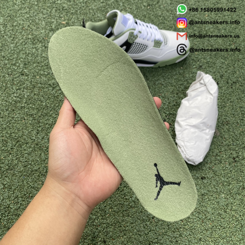 Wmns Air Jordan 4 Retro 'Seafoam' AQ9129-103