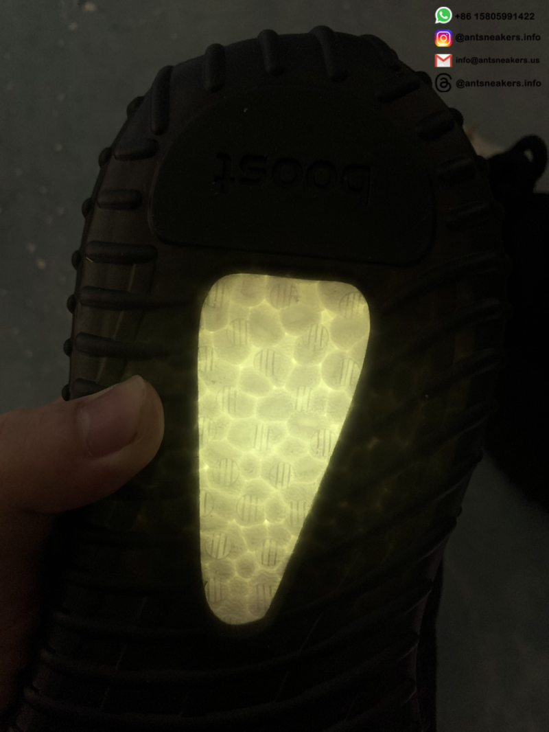 Yeezy Boost 350 V2 'Onyx' HQ4540