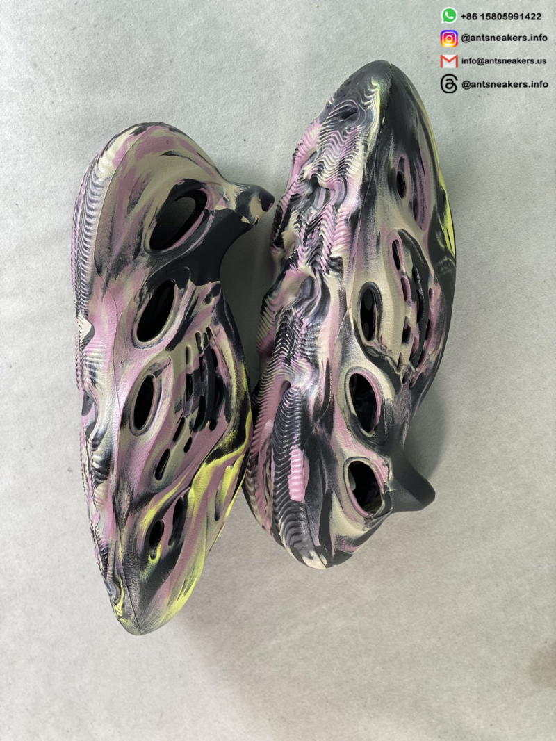 Yeezy Foam Runner 'MX Carbon' IG9562