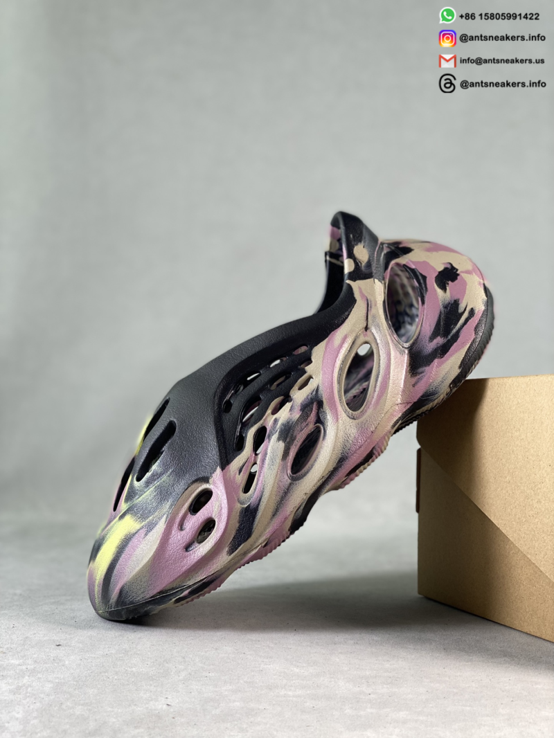 Yeezy Foam Runner 'MX Carbon' IG9562