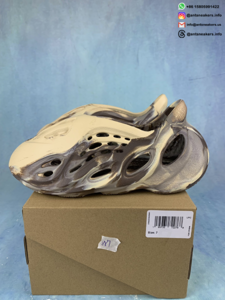 Yeezy Foam Runner 'MX Cream Clay' GX8774 - Image 2