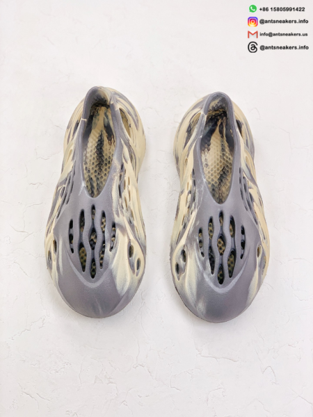 Yeezy Foam Runner 'MXT Moon Grey' GV7904 - Image 7