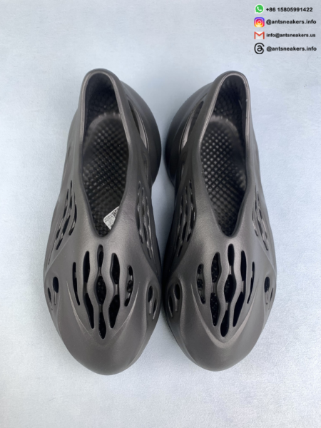 Yeezy Foam Runner 'Onyx' HP8739 - Image 9