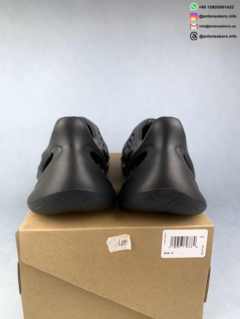 Yeezy Foam Runner 'Onyx' HP8739