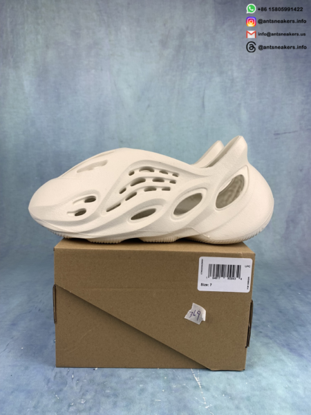 Yeezy Foam Runner 'Sand' FY4567 - Image 2