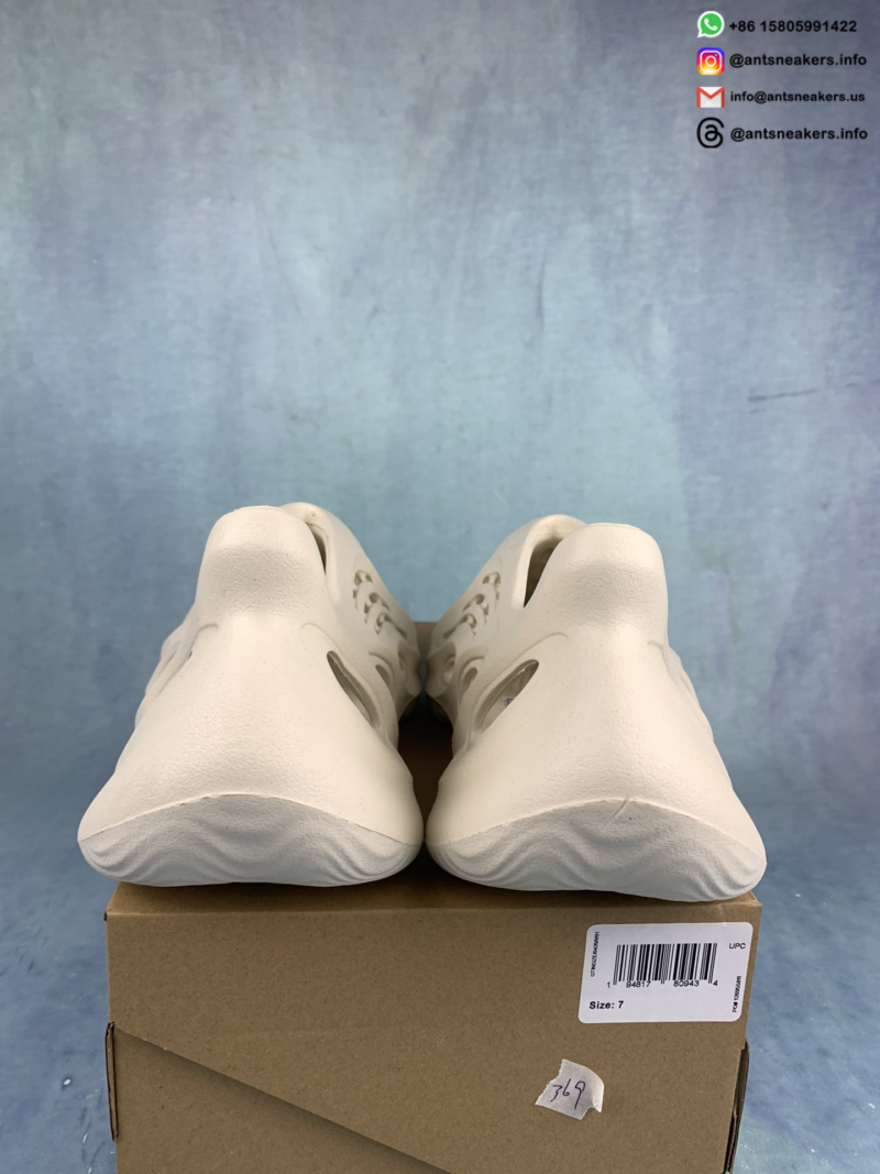 Yeezy Foam Runner 'Sand' FY4567