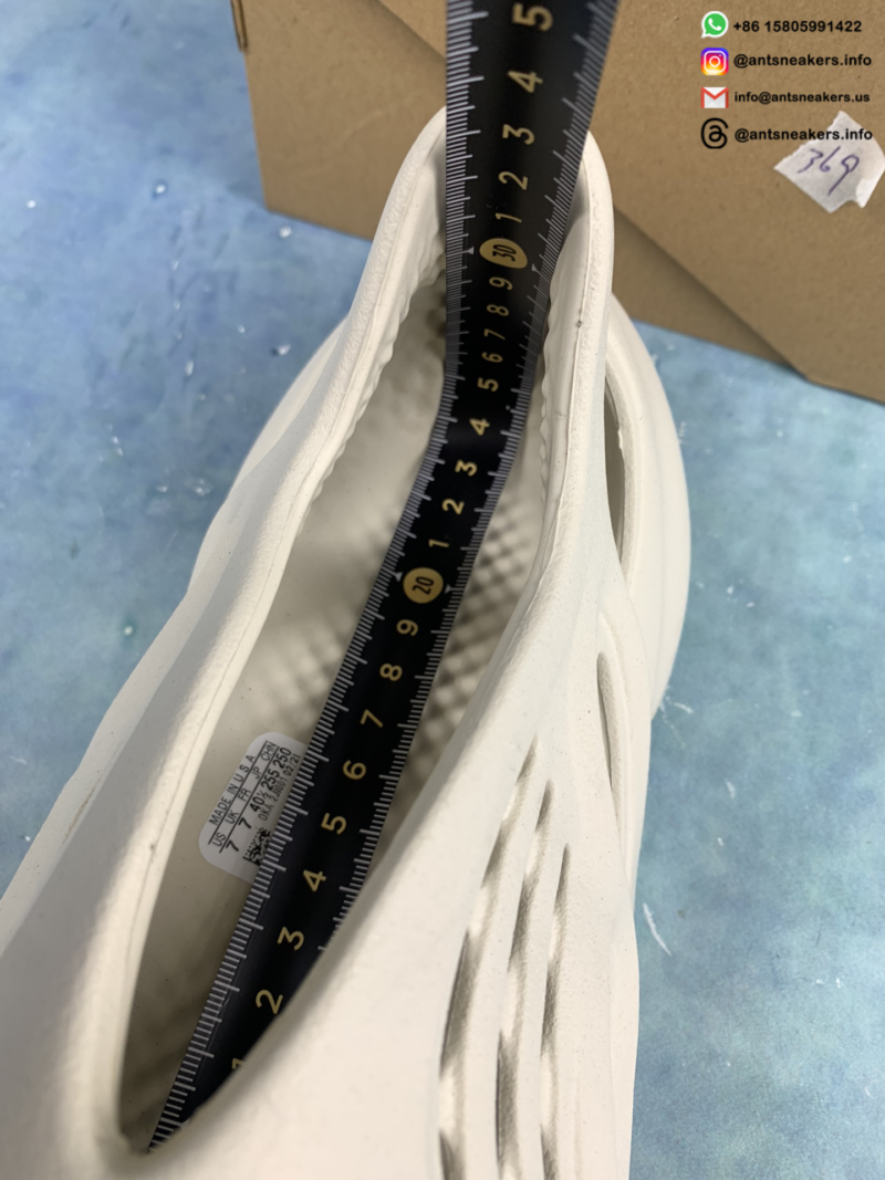 Yeezy Foam Runner 'Sand' FY4567