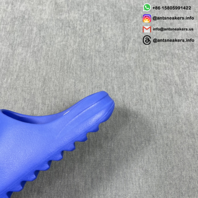 Yeezy Slides 'Azure' ID4133