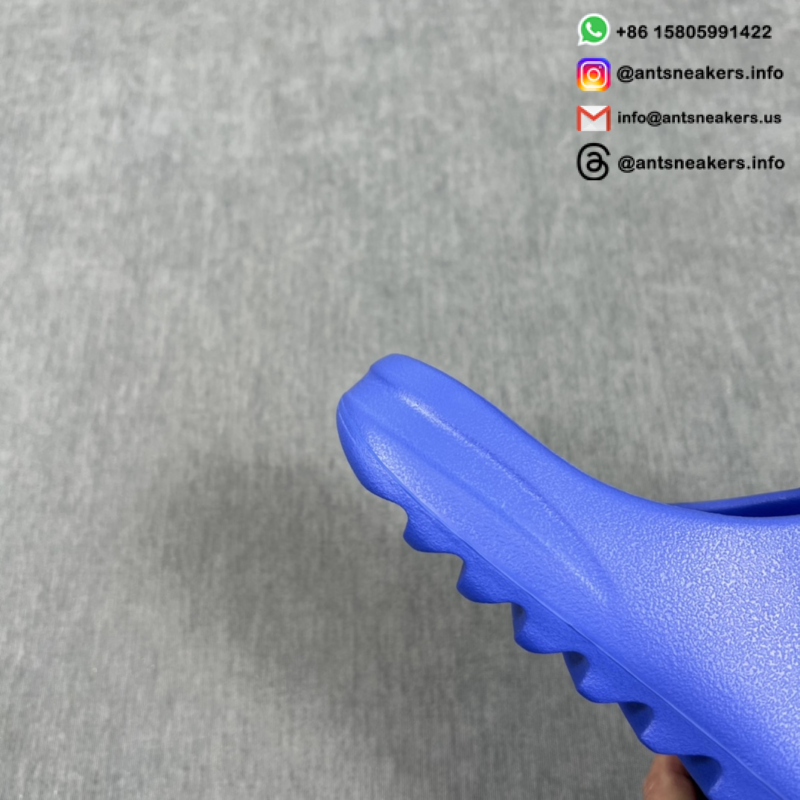 Yeezy Slides 'Azure' ID4133