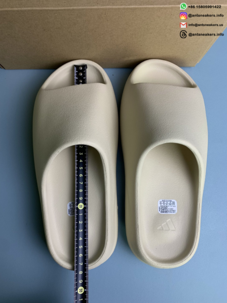 Yeezy Slides 'Bone' 2022 FZ5897 - Image 3