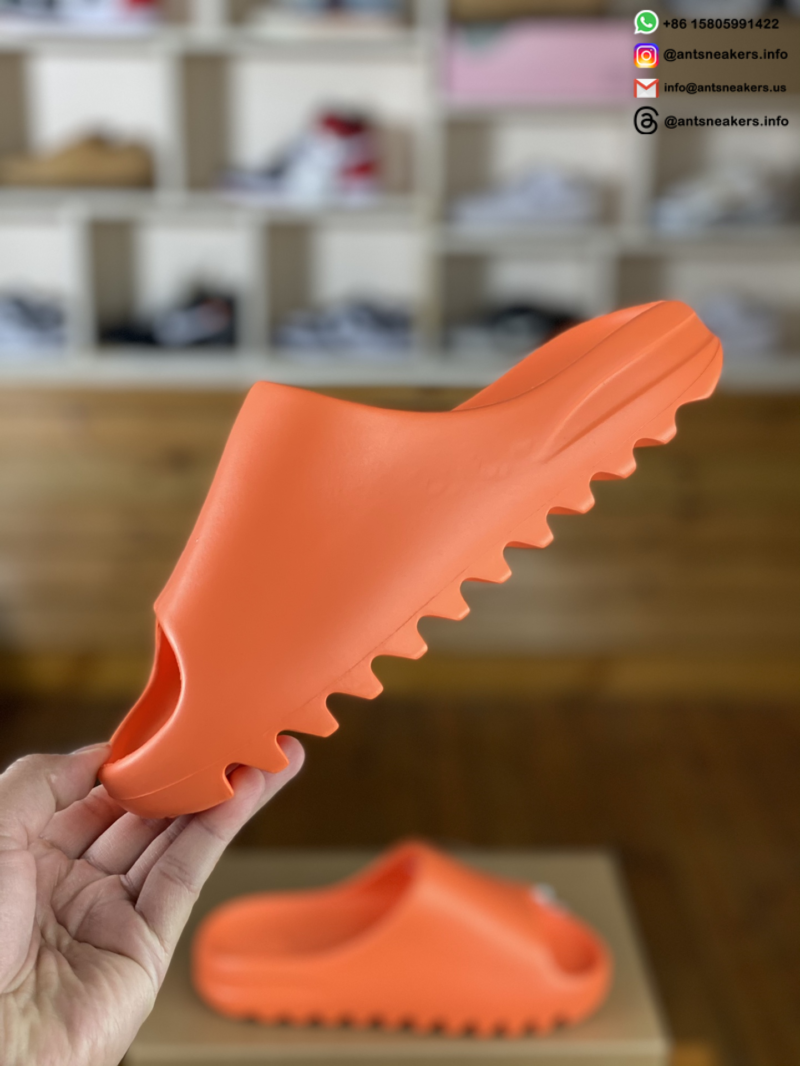 Yeezy Slides 'Enflame Orange' GZ0953