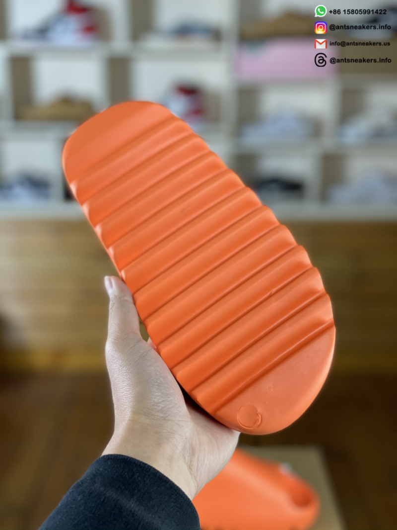 Yeezy Slides 'Enflame Orange' GZ0953