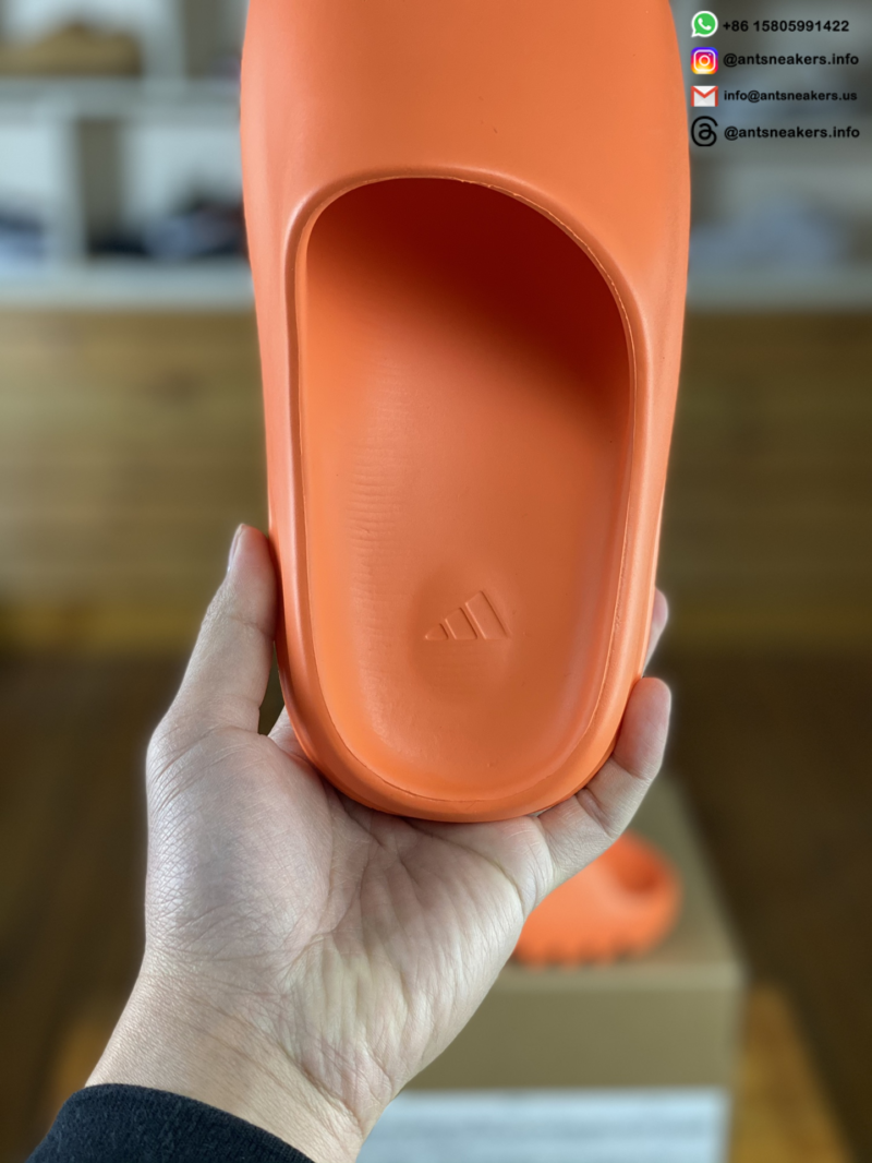 Yeezy Slides 'Enflame Orange' GZ0953