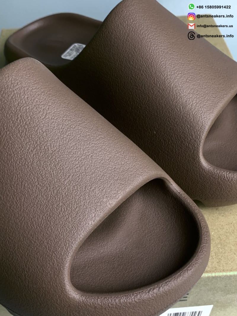Yeezy Slides 'Flax' FZ5896