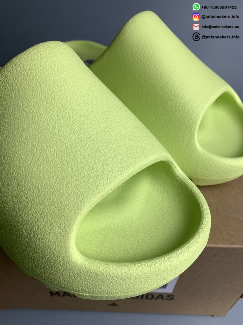 Yeezy Slides 'Glow Green' 2022 HQ6447