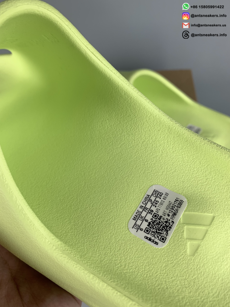 Yeezy Slides 'Glow Green' 2022 HQ6447