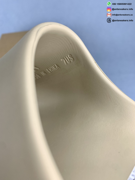 Yeezy Slides 'Pure' GZ5554 - Image 4