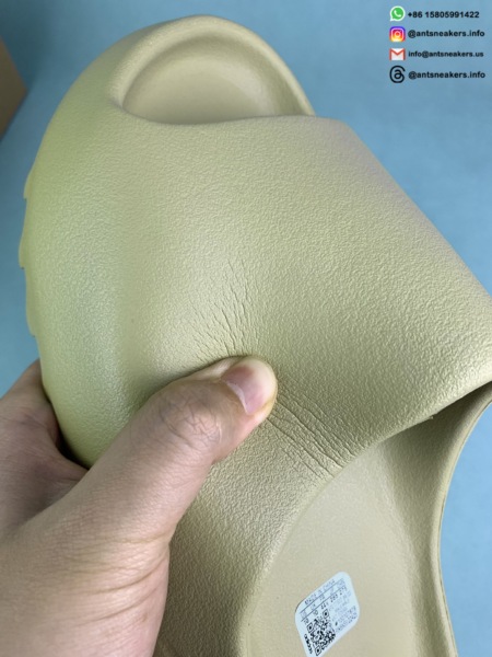 Yeezy Slides 'Resin' 2022 FZ5904 - Image 4