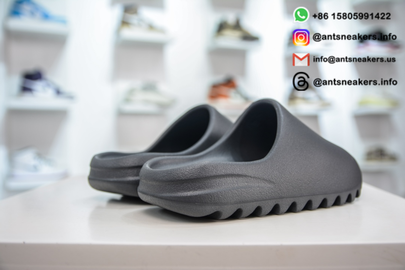 Yeezy Slides 'Slate Grey' ID2350