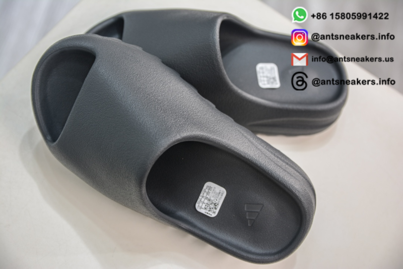 Yeezy Slides 'Slate Grey' ID2350