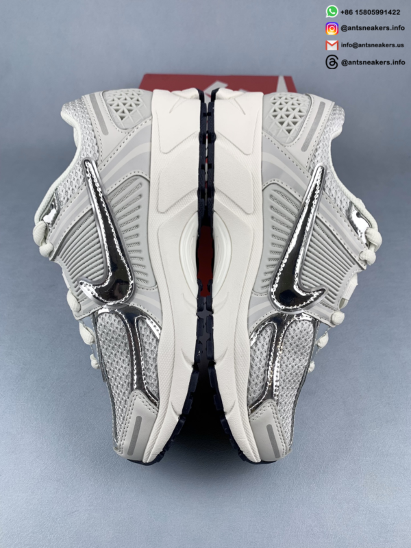 Wmns Nike Air Zoom Vomero 5 'Photon Dust Metallic Silver' FD0884-025 - Image 5