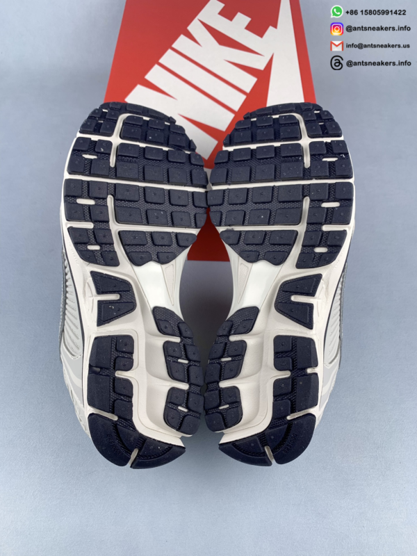 Wmns Nike Air Zoom Vomero 5 'Photon Dust Metallic Silver' FD0884-025 - Image 4