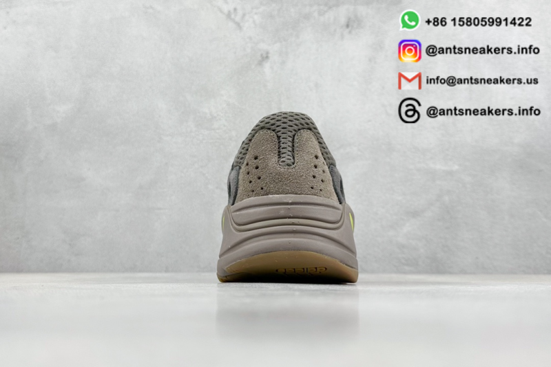 Yeezy Boost 700 'Mauve' EE9614
