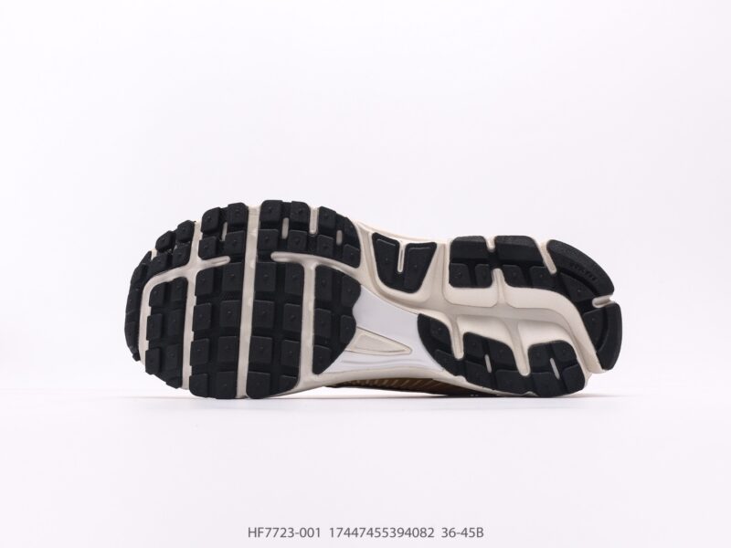 Wmns Nike Air Zoom Vomero 5 'Metallic Gold' HF7723-001