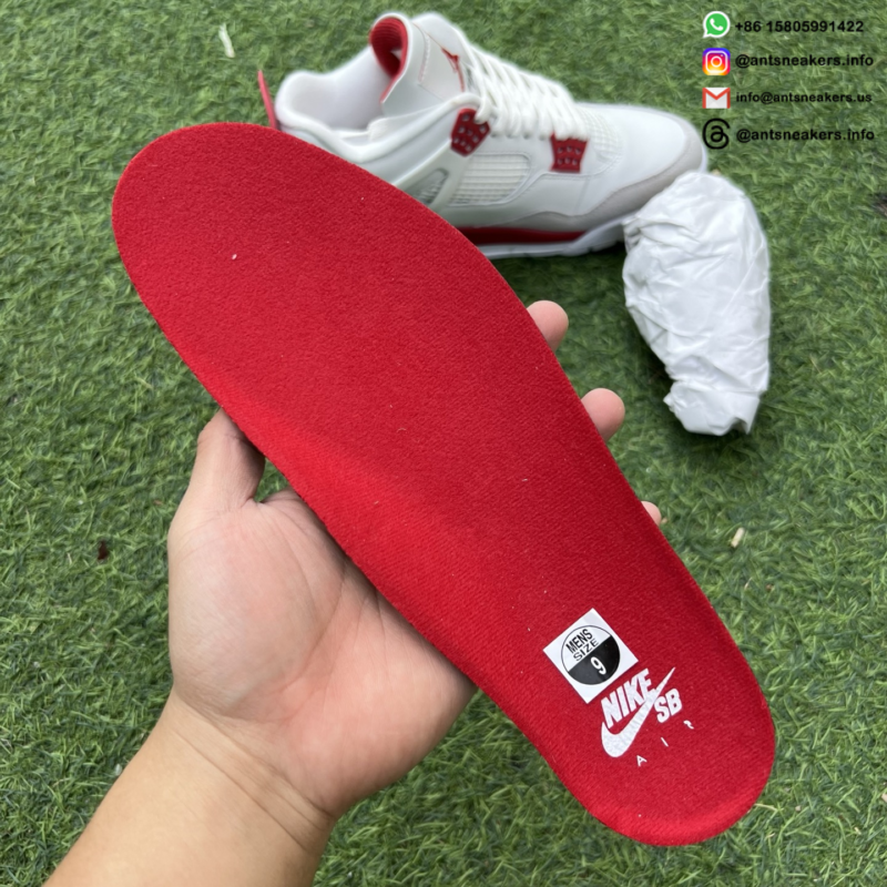 Nike SB x Air Jordan 4 Retro SP 'Varsity Red' Friends & Family DR5415-106