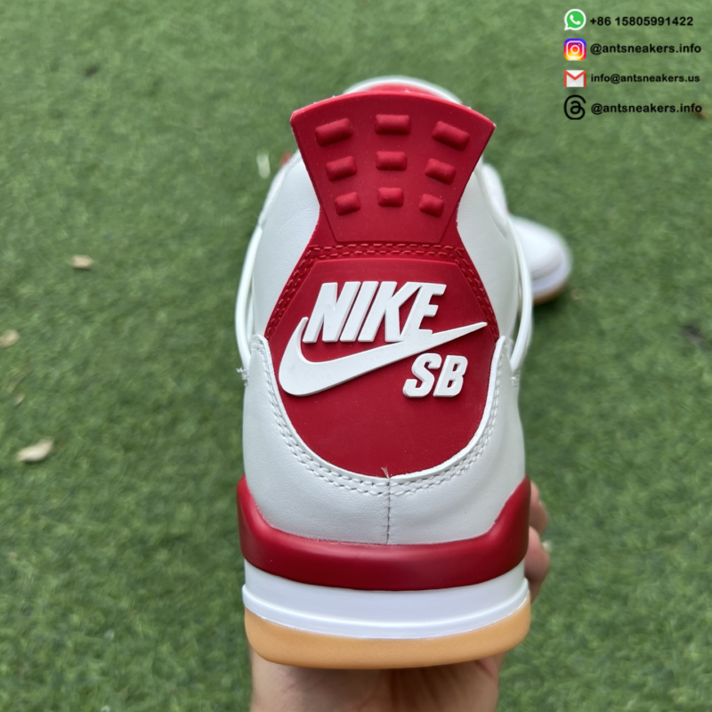 Nike SB x Air Jordan 4 Retro SP 'Varsity Red' Friends & Family DR5415-106