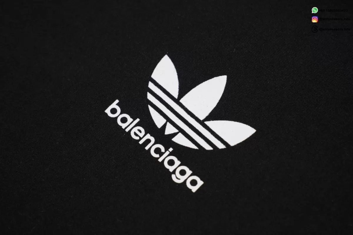 BALENCIAGA Trefoil Co-branded Short Sleeve T-Shirt Black