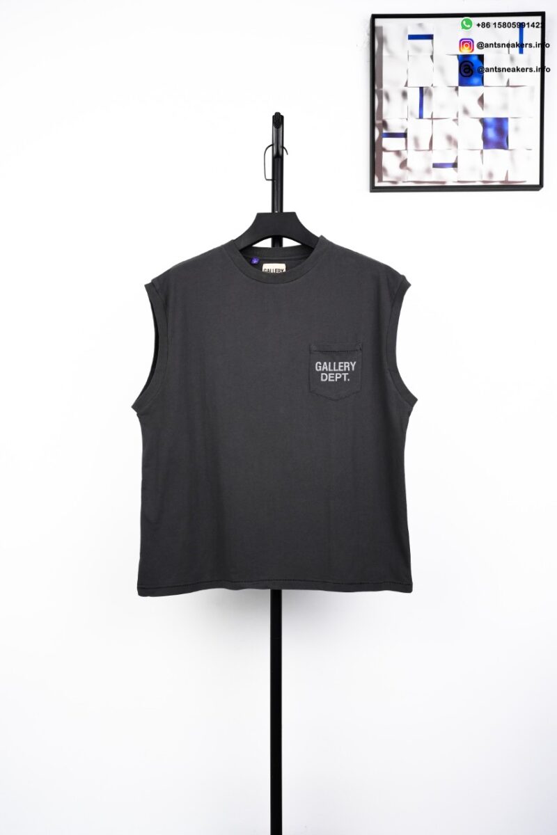 GALLERY DEPT Pocket English Print Sleeveless T-Shirt Black