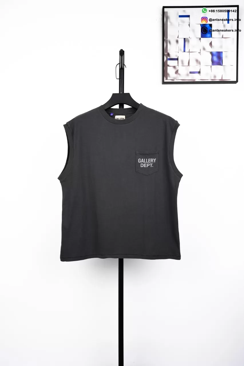 GALLERY DEPT Pocket English Print Sleeveless T-Shirt Black