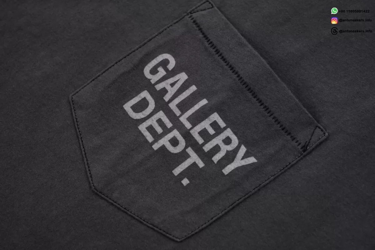 GALLERY DEPT Pocket English Print Sleeveless T-Shirt Black