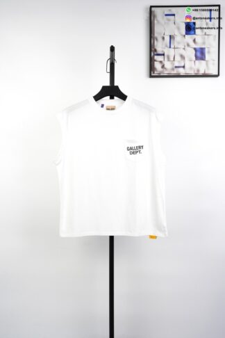 GALLERY DEPT Pocket English Print Sleeveless T-Shirt White
