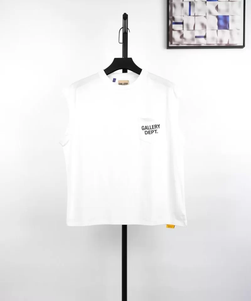GALLERY DEPT Pocket English Print Sleeveless T-Shirt White