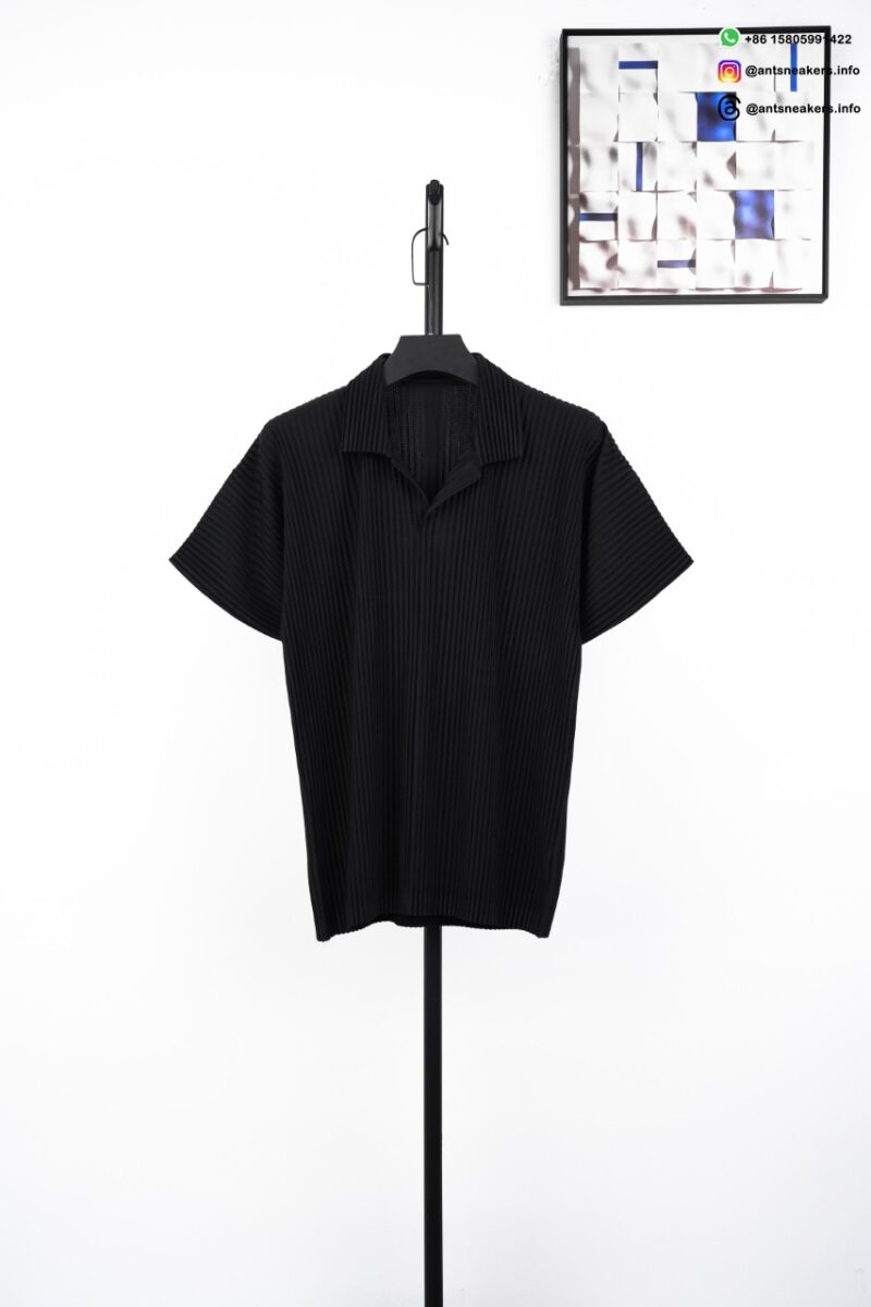 ISSEY MIYAKE Classic Pleated Polo Short Sleeve Dark Black