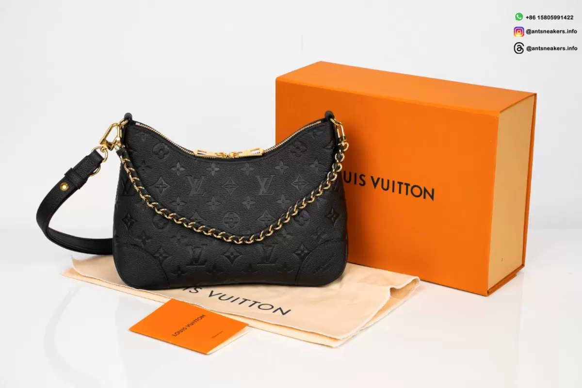 Louis Vuitton Boulogne PM M12930 Chain Handbag