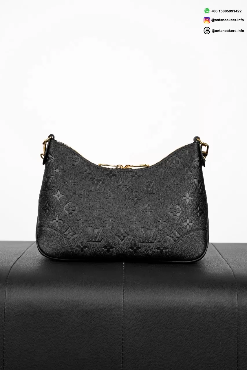 Louis Vuitton Boulogne PM M12930 Chain Handbag