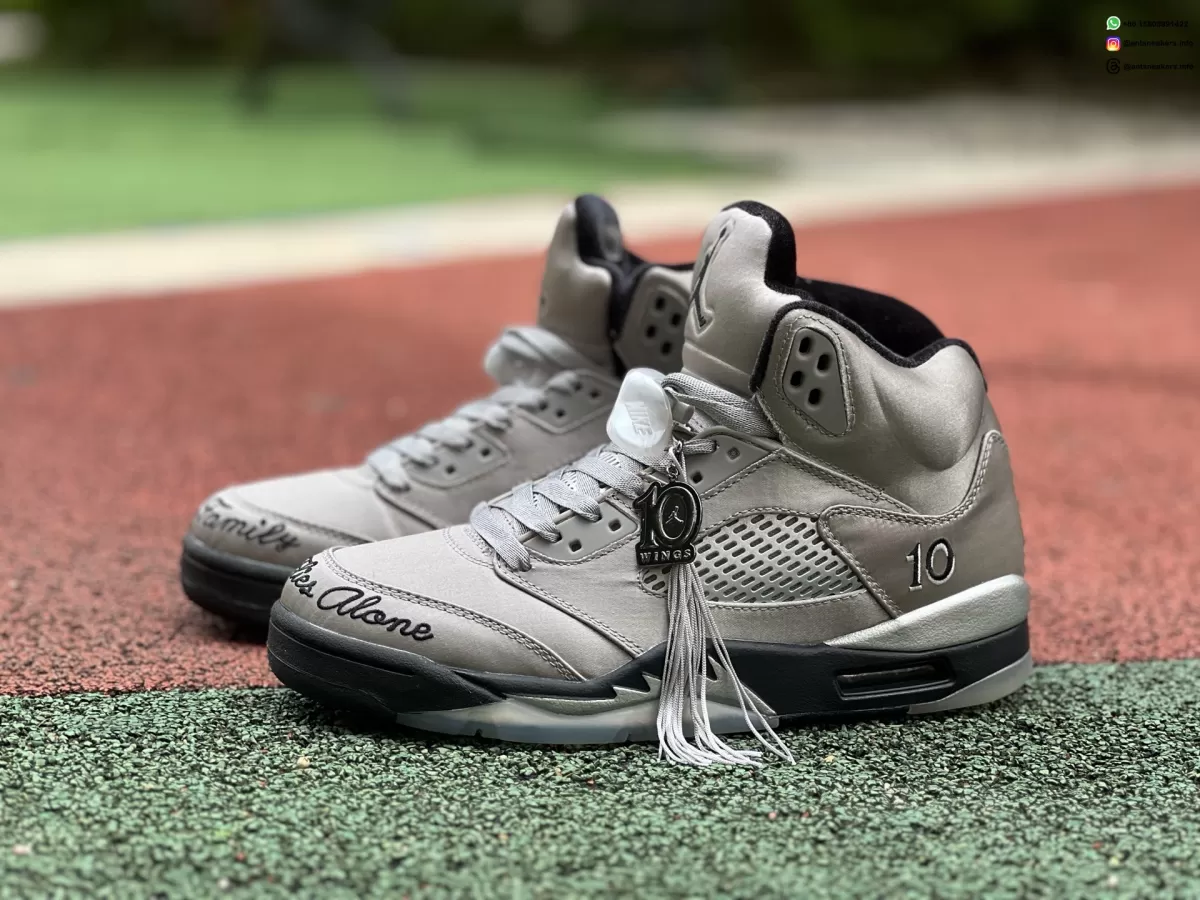 Wmns Air Jordan 5 Retro 'Wings' IO2038-001