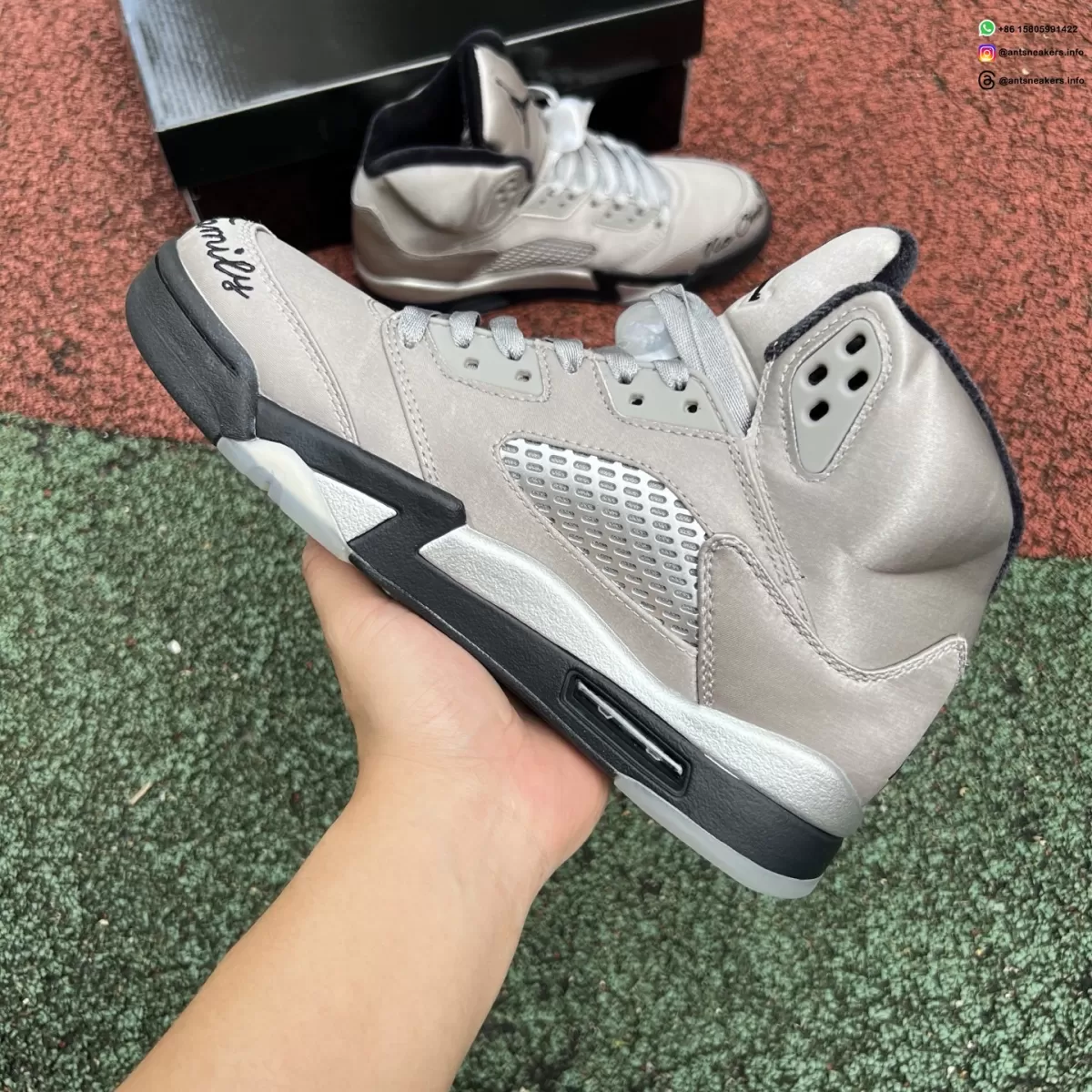 Wmns Air Jordan 5 Retro 'Wings' IO2038-001