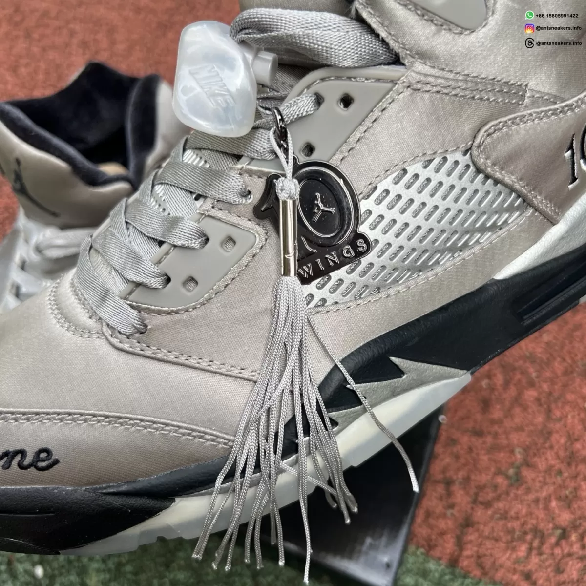 Wmns Air Jordan 5 Retro 'Wings' IO2038-001