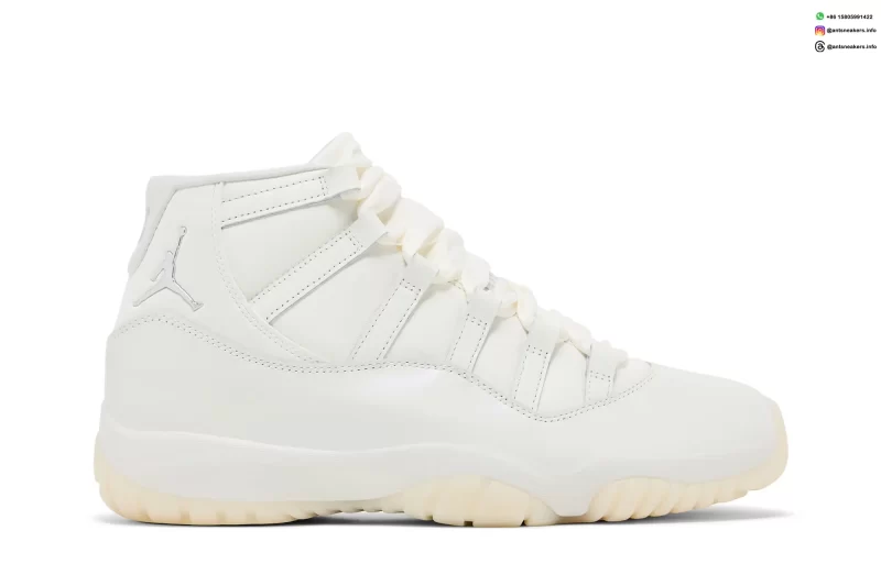 Wmns Air Jordan 11 Retro 'Pearl / Grand Finale' AR0715-110