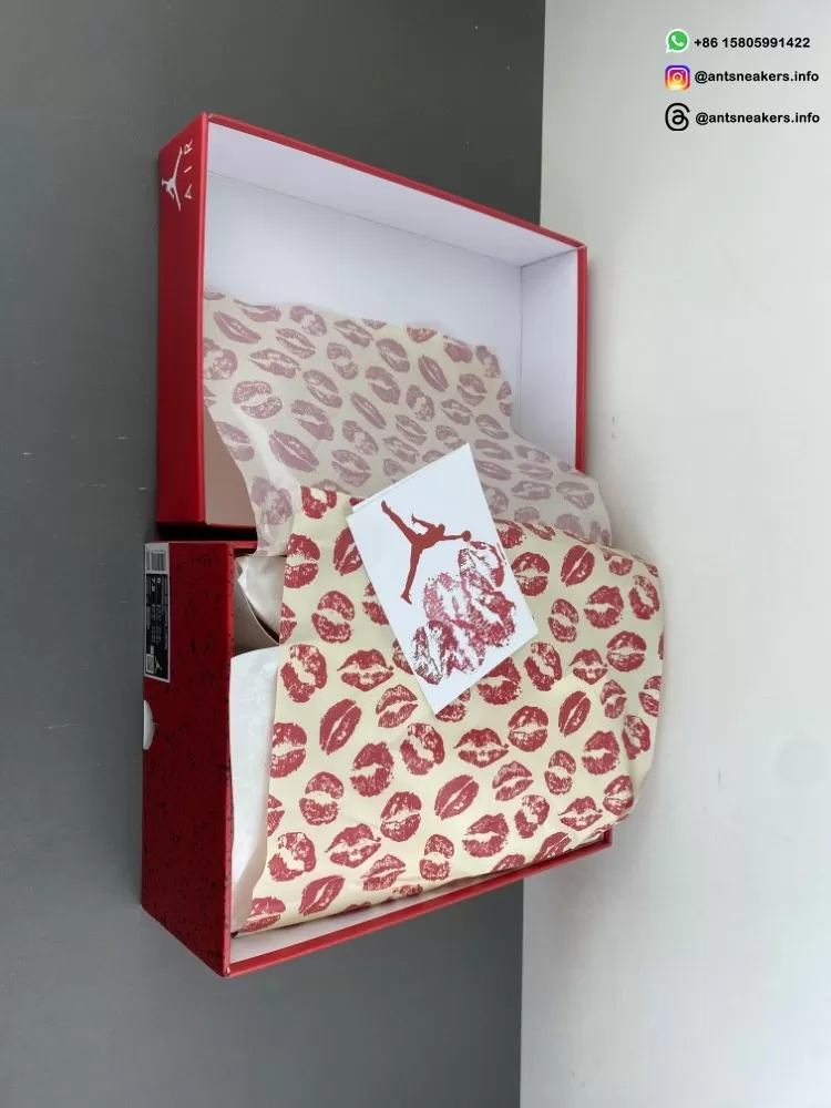 Wmns Air Jordan 4 Retro 'Valentine's Day' HV0823-108